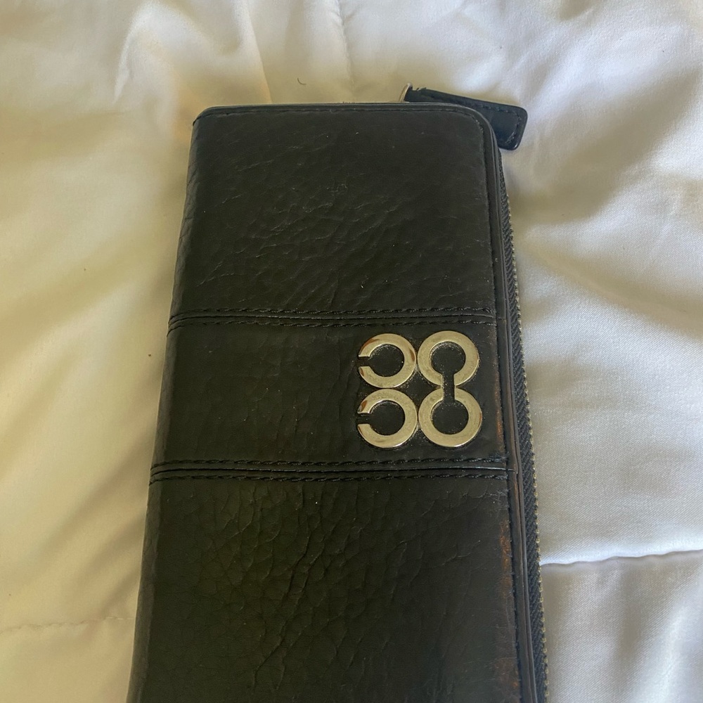 Black leather COACH full size wallet with zipper